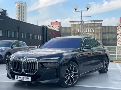 BMW 7-Series · 2025 год