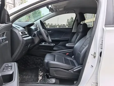 BYD e2 2020, 57000 км, за 39800 CNY