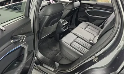 Audi SQ8 e-tron 2024, 2145 км, за 96000000 KRW - фото 12
