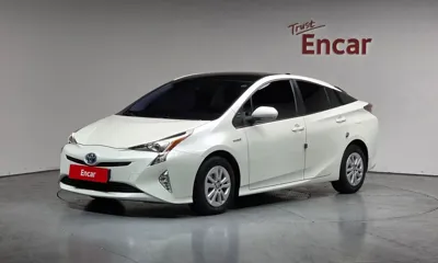 Toyota Prius · 2017 год