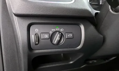 Volvo V40 2018, 80367 км, за 11500000 KRW - фото 19