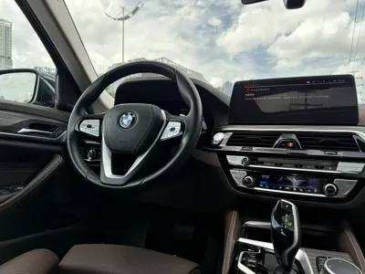 BMW 5 Series 2022, 26000 км, за 233900 CNY - фото 8