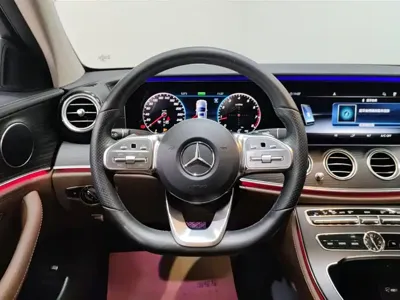 Mercedes-Benz E-Class 2020, 69400 км, за 206800 CNY - фото 15