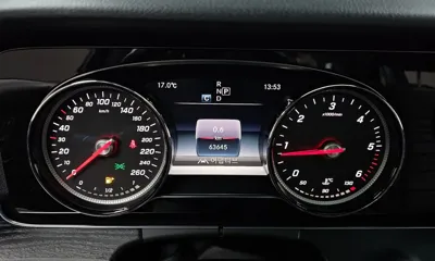 Mercedes-Benz E-Class 2018, 63645 км, за 21500000 KRW - фото 8