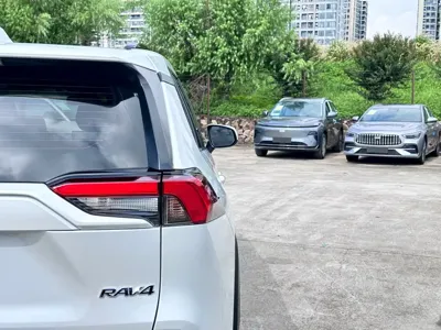 Toyota RAV4 2023, 50000 км, за 108800 CNY - фото 19