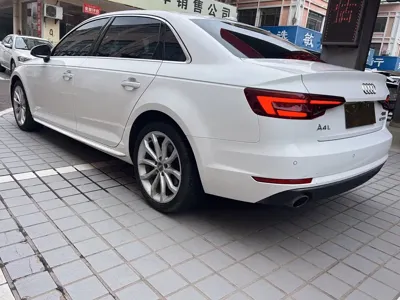 Audi A4L 2018, 78000 км, за 82800 CNY