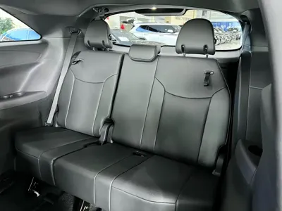 Toyota Sienna 2025, 10000 км, за 280300 CNY - фото 11