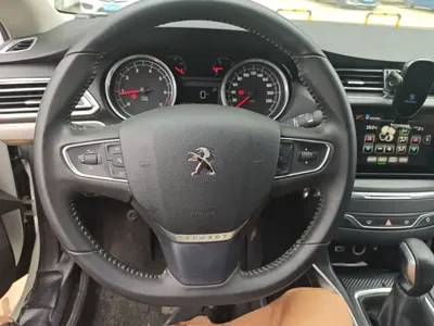 Peugeot 408 2016, 73200 км, за 20200 CNY - фото 11