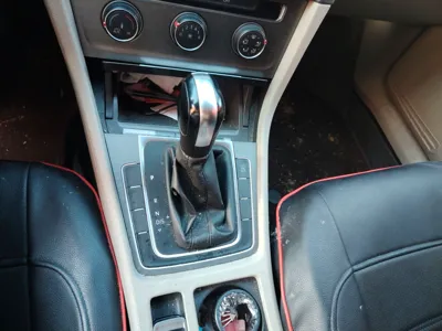 Volkswagen Golf 2015, 170600 км, за 41093.72 CNY - фото 15