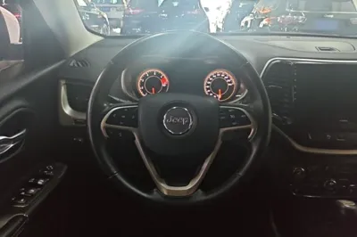 Jeep Cherokee 2017, 70200 км, за 52419.14 CNY - фото 18