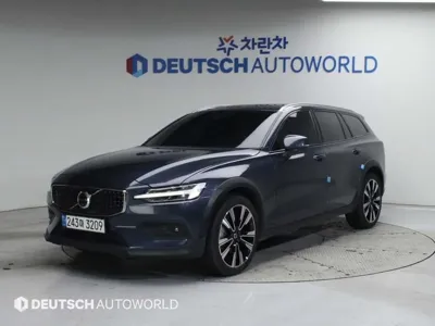 Volvo V60 · 2023 год