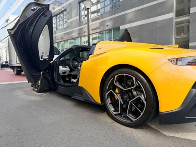 Maserati MC20 2023, 9700 км, за 290210000 KRW
