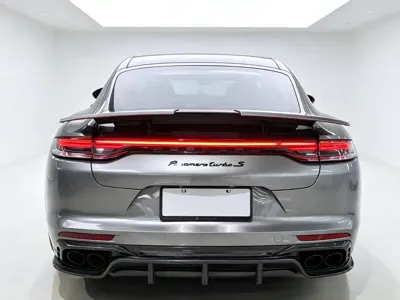 Porsche Panamera 2019, 65000 км, за 618000 CNY