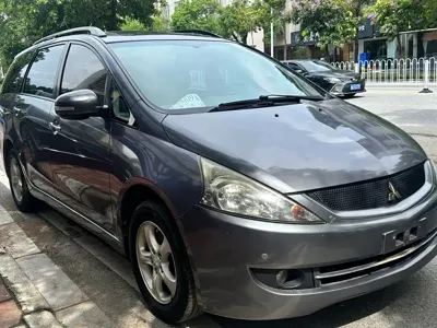 Mitsubishi Grandis 2011, 210000 км, за 21800 CNY