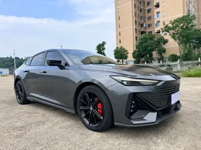 Changan UNI-V 2022, 50000 км, за 64800 CNY