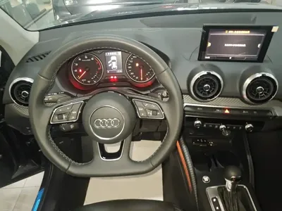 Audi Q2L 2023, 13000 км, за 139100 CNY