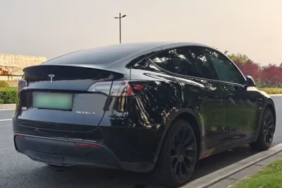 Tesla Model Y 2022, 98200 км, за 156856.55 CNY