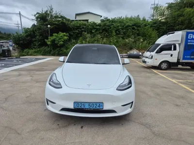 Tesla Model Y · 2022 год
