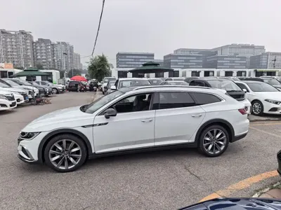 Volkswagen CC 2023, 60000 км, за 147900 CNY