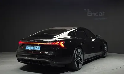 Audi RS e-tron GT 2022, 29939 км, за 99900000 KRW