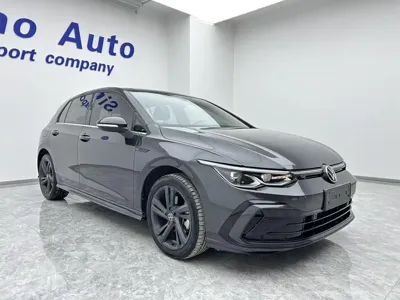 Volkswagen Golf 2022, 23200 км, за 127800 CNY