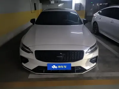 Volvo S60 2020, 52699 км, за 112000 CNY