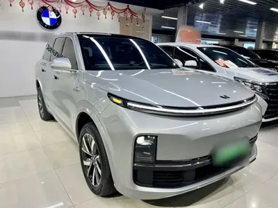 Li Auto Li L8 2023, 43700 км, за 206600 CNY