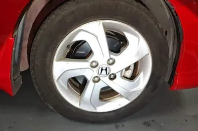 Honda City 2017, 56700 км, за 40930.57 CNY