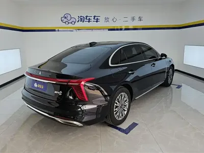 Hongqi Hongqi H5 2024, 16800 км, за 99800 CNY