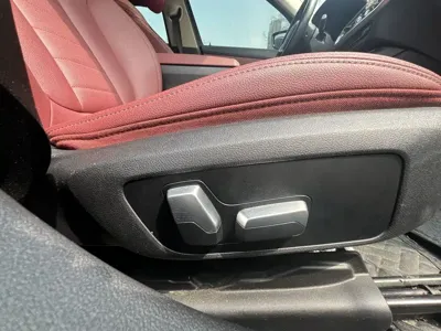 BMW 3 Series 2021, 90000 км, за 107000 CNY