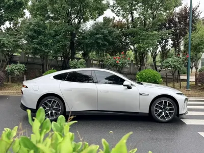 Xpeng P7 2023, 93000 км, за 128800 CNY