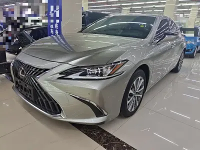 Lexus ES · 2023 год