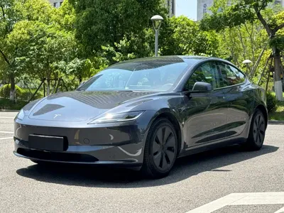 Tesla Model 3 · 2024 год