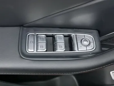 Hongqi Hongqi HS7 PHEV 2025, 46900 км, за 129800 CNY - фото 9