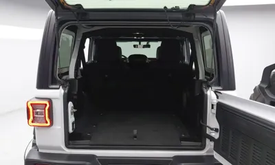 Jeep Wrangler 2023, 43993 км, за 43500000 KRW - фото 3