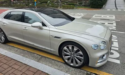 Bentley Flying Spur 2022, 19799 км, за 230000000 KRW