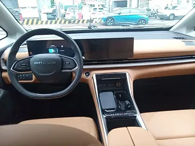 大通 大通G50插电混动 2025, 5699 км, за 97300 CNY - фото 10