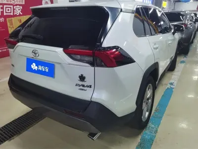 Toyota RAV4 2020, 90600 км, за 85000 CNY