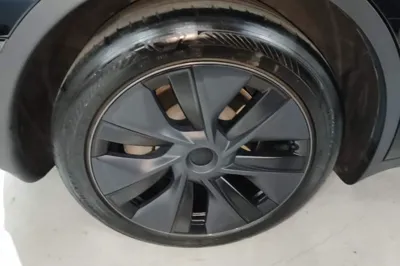 Tesla Model Y 2023, 46300 км, за 215923.9 CNY - фото 3