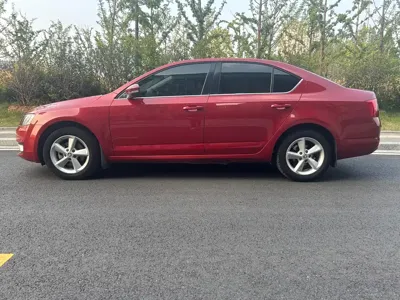 Skoda Octavia 2015, 150000 км, за 22500 CNY