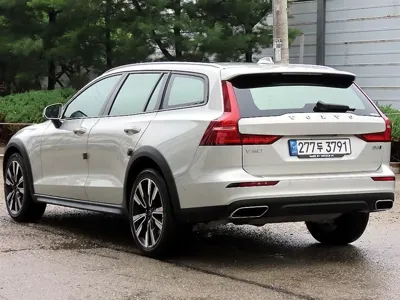 Volvo V60 2022, 40480 км, за 33300000 KRW - фото 3