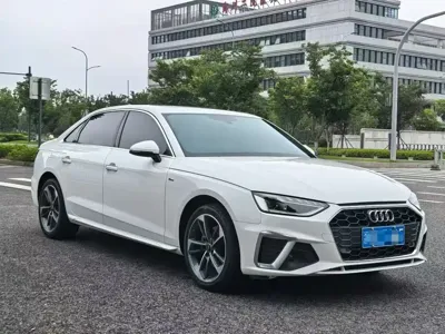 Audi A4L 2022, 39000 км, за 115000 CNY