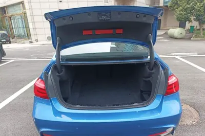 BMW 3 Series 2019, 133400 км, за 92064.13 CNY - фото 22