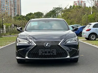 Lexus ES 2018, 100000 км, за 165000 CNY