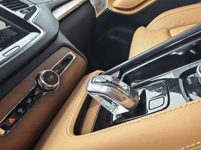 Volvo XC90 PHEV 2018, 87000 км, за 228000 CNY - фото 15