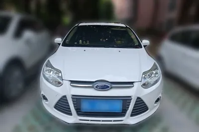 Ford Focus 2012, 131600 км, за 21726.31 CNY