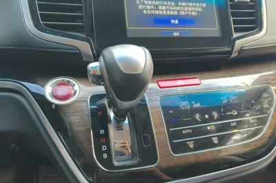 Honda Odyssey 2017, 131000 км, за 86793.44 CNY - фото 14