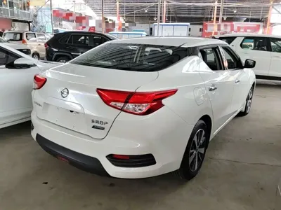 Nissan Bluebird 2017, 118600 км, за 32100 CNY - фото 7