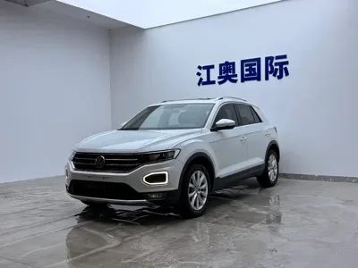 Volkswagen T-Roc · 2023 год