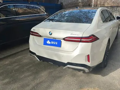 BMW 5 Series 2024, 12000 км, за 270000 CNY